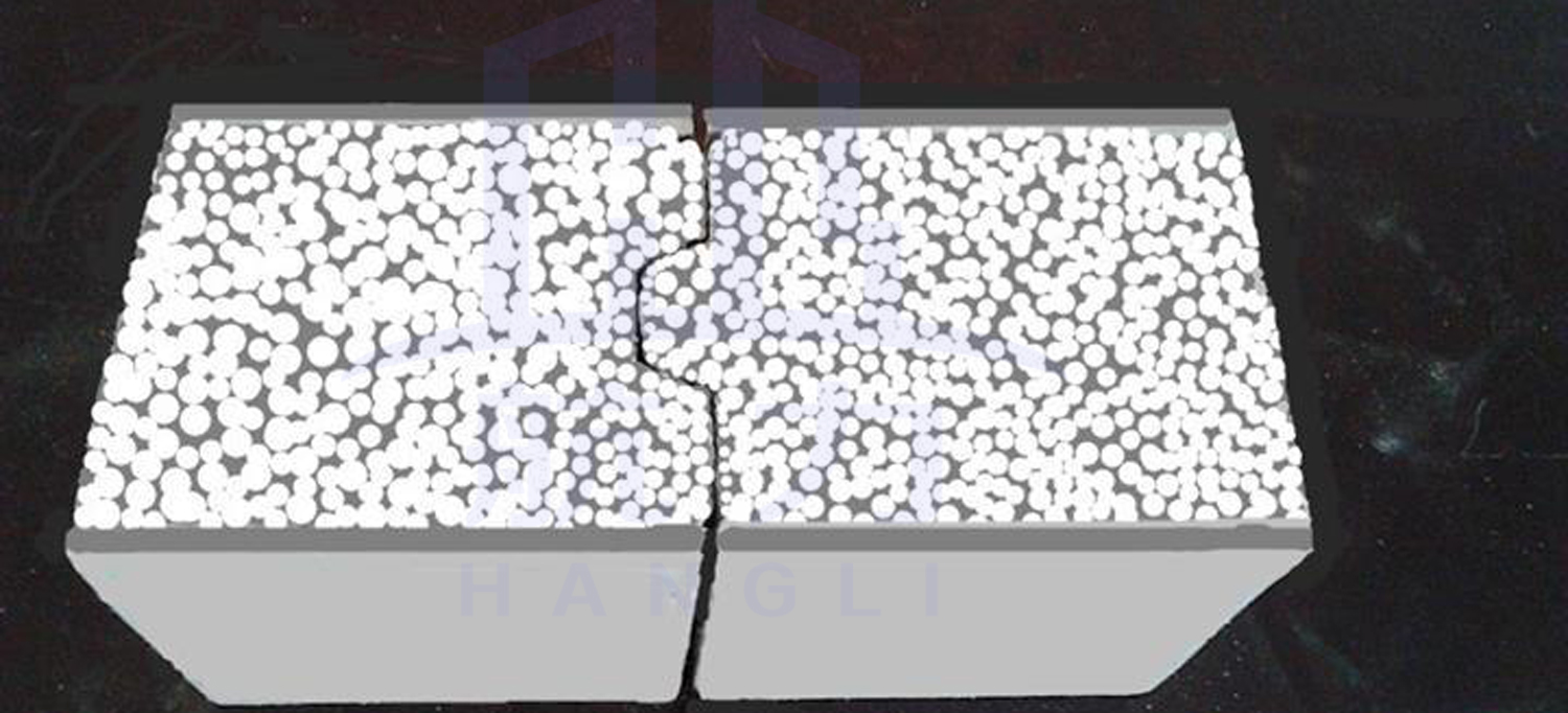 輕質復合節(jié)能墻板在1000℃高溫下耐火極限超過4小時，而且不散發(fā)有毒有害氣體，不燃性能達到國家A級標準。